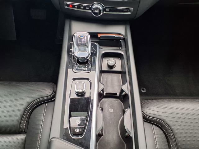 Used 2023 Volvo XC60 B5 Ultimate w/ Climate Package FWD image 28