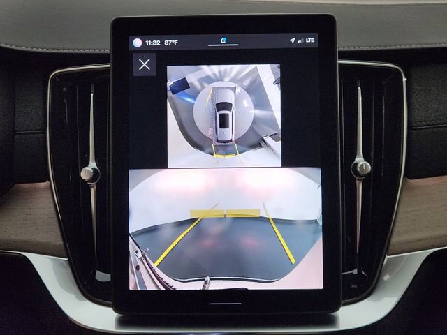 New 2025 Volvo XC90 B6 Plus w/ Protection Package Premier image 18