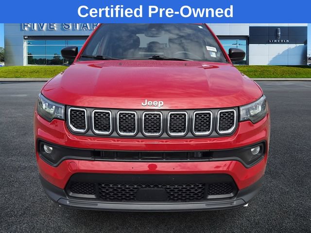 Used 2023 Jeep Compass Latitude image 2