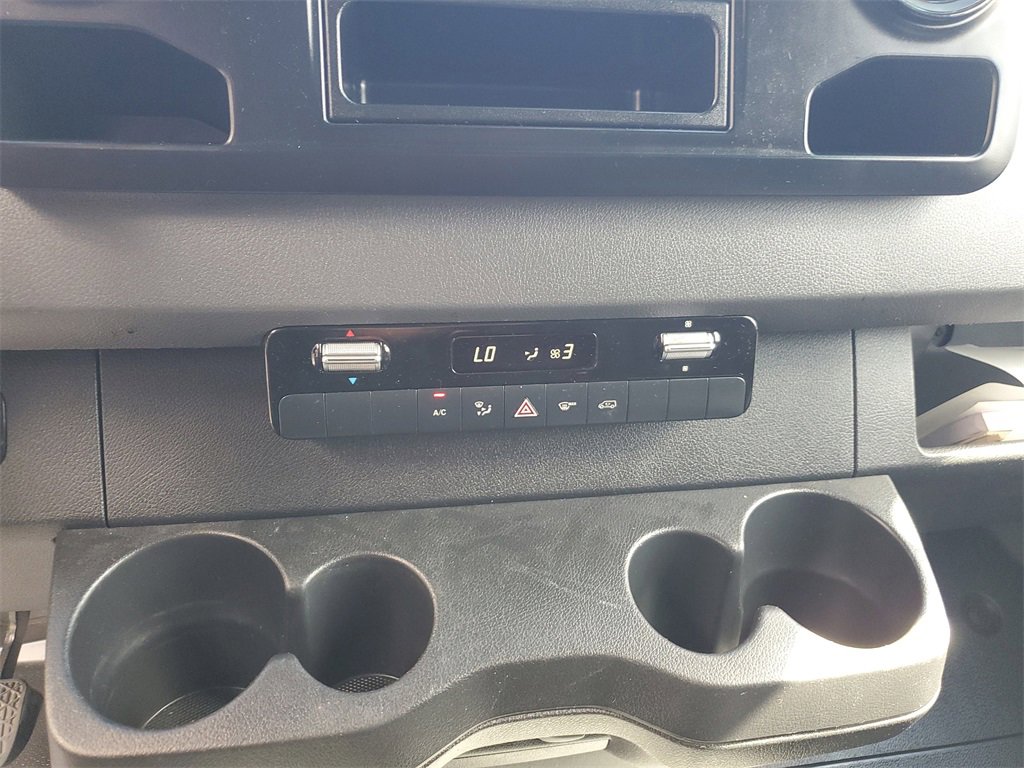 Used 2019 Freightliner Sprinter 3500 image 25