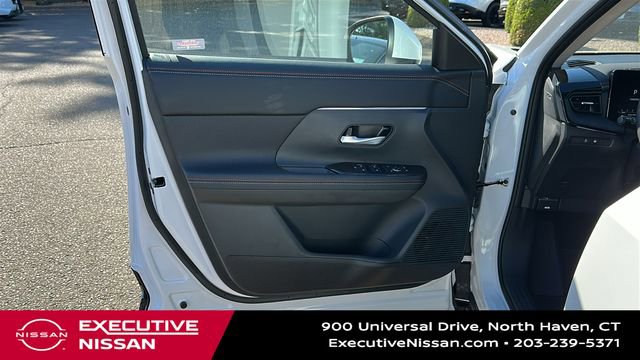 Used 2025 Nissan Kicks SR w/ SR Premium Package AWD/4WD image 9