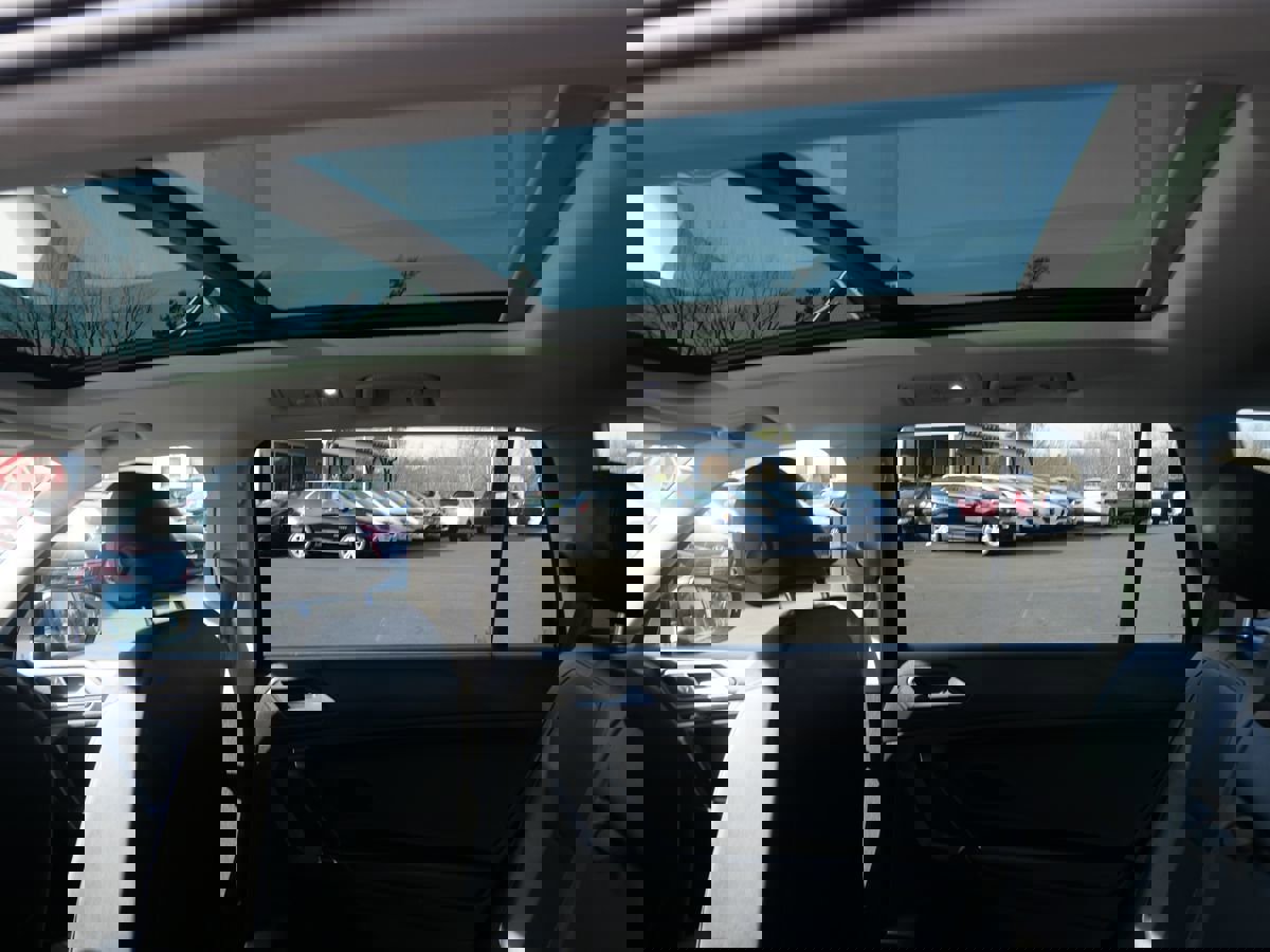 Used 2020 Volkswagen Tiguan SEL image 22