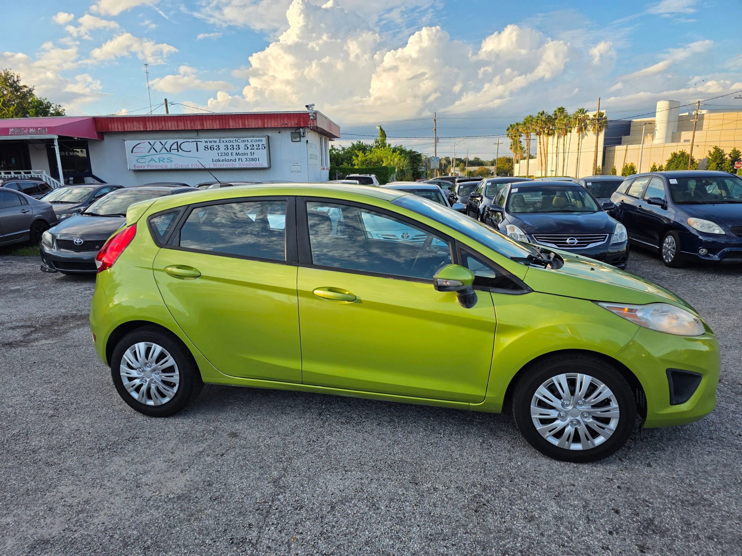 Used 2013 Ford Fiesta SE FWD image 8
