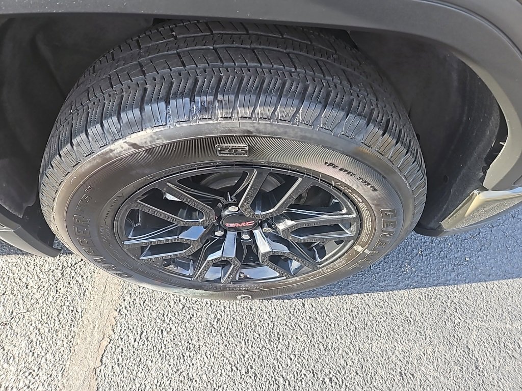 Used 2024 GMC Sierra 1500 Elevation image 10