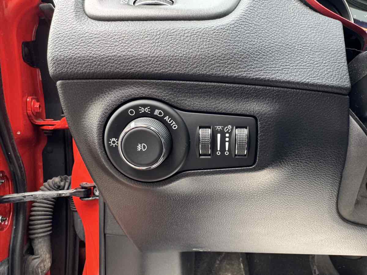 Used 2019 Jeep Compass Trailhawk w/ Cold Weather Group image 10