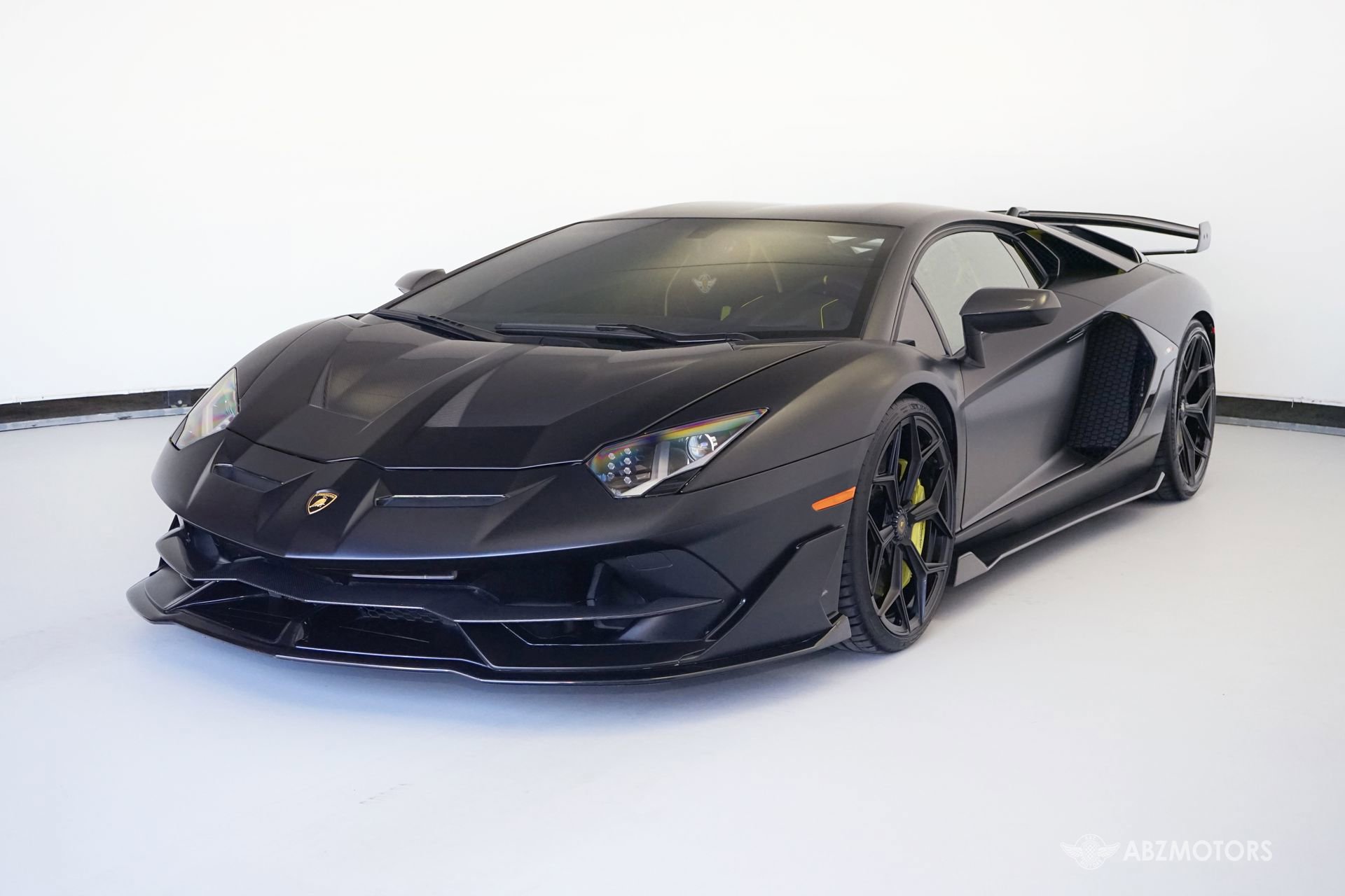 Used 2019 Lamborghini Aventador SVJ image 2