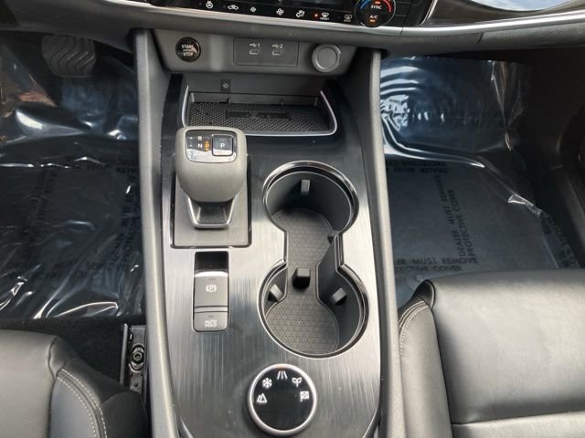 Used 2026 Nissan Rogue SL AWD/4WD image 16