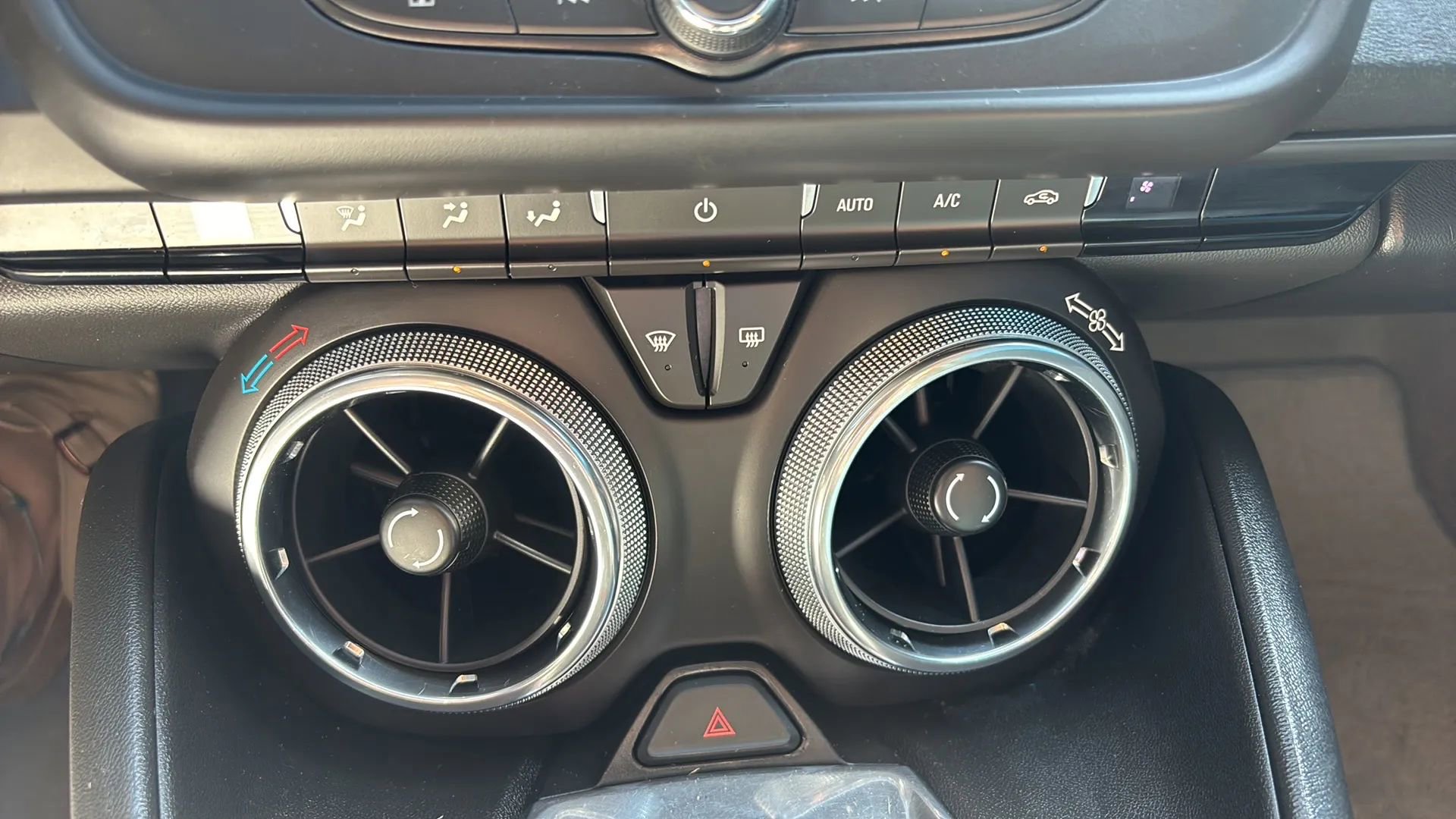 Used 2016 Chevrolet Camaro LT image 11