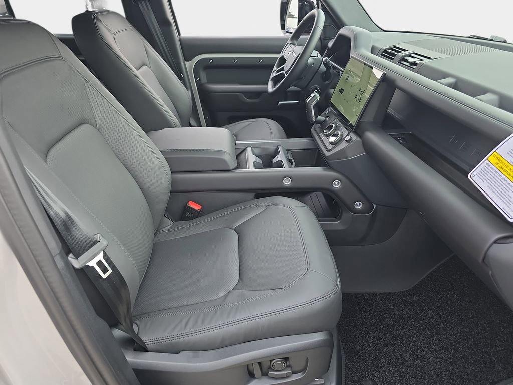 New 2026 Land Rover Defender 110 X-Dynamic SE image 10