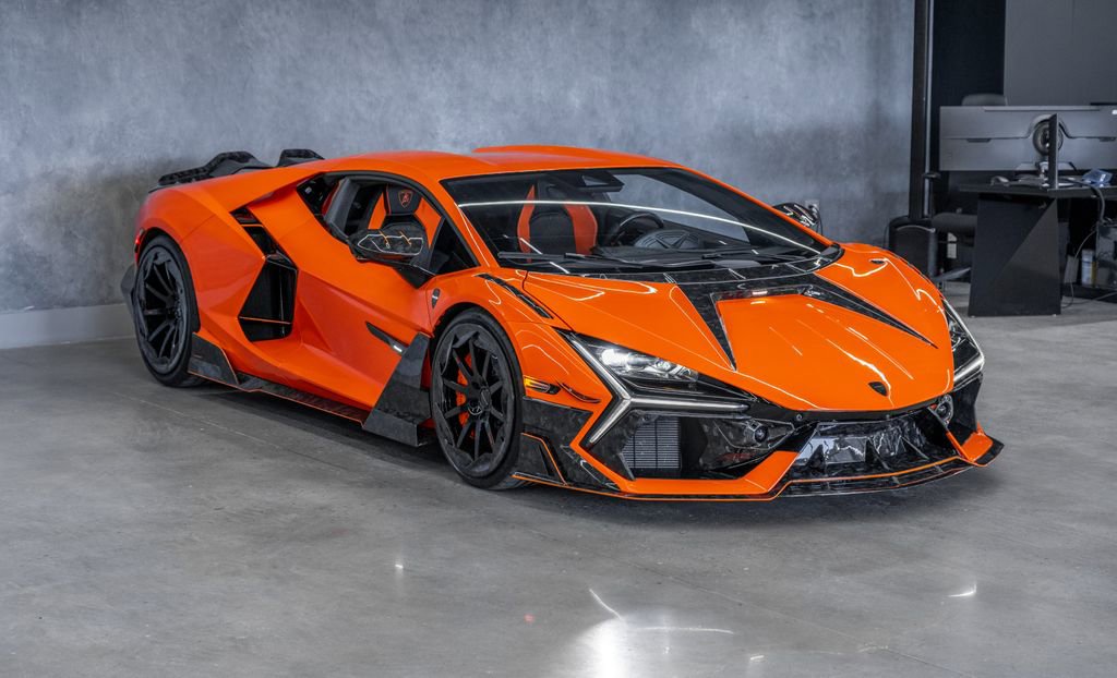 Used 2024 Lamborghini Revuelto AWD/4WD image 3