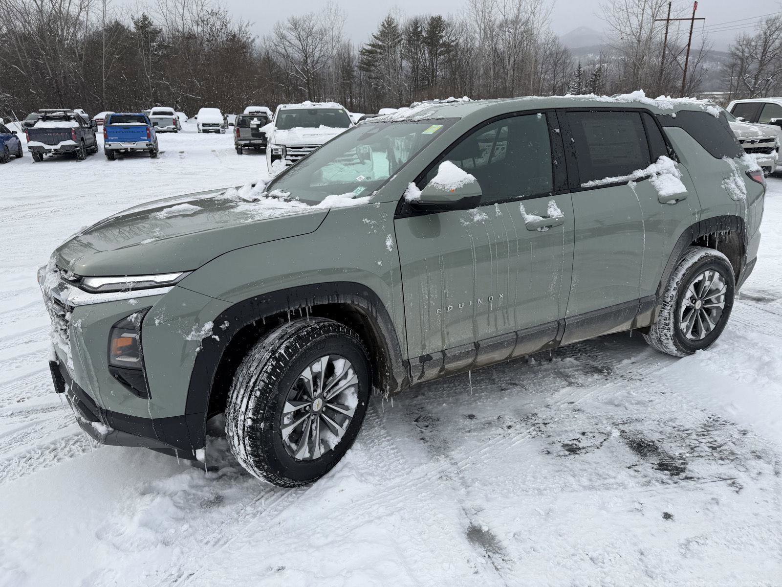 New 2026 Chevrolet Equinox LT image 2