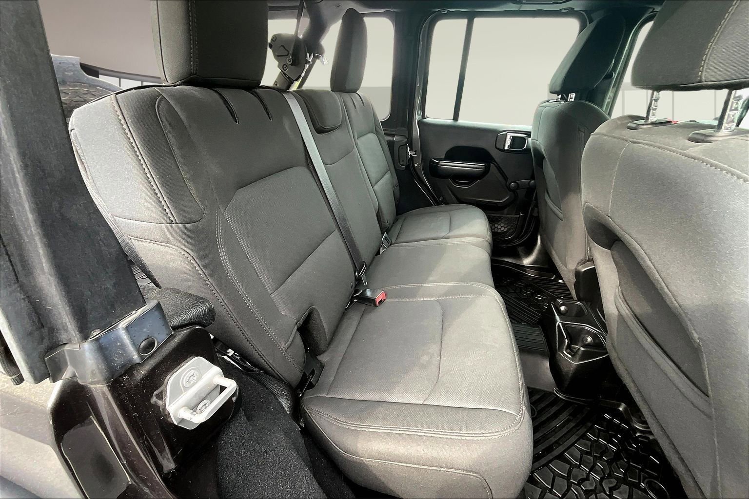 Used 2018 Jeep Wrangler Unlimited Sport image 25