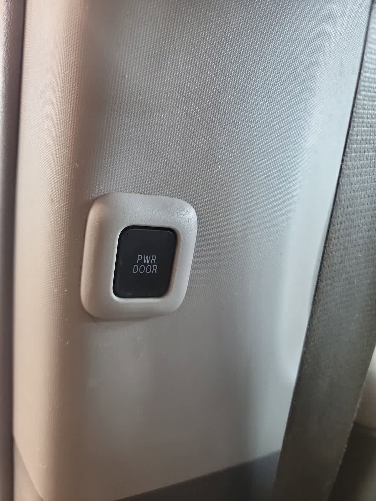 Used 2016 Toyota Sienna XLE FWD image 30