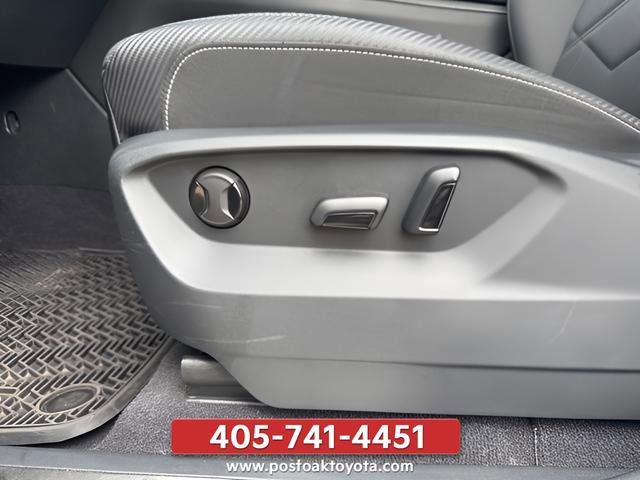 Used 2024 Volkswagen Atlas Cross Sport SE AWD/4WD image 34
