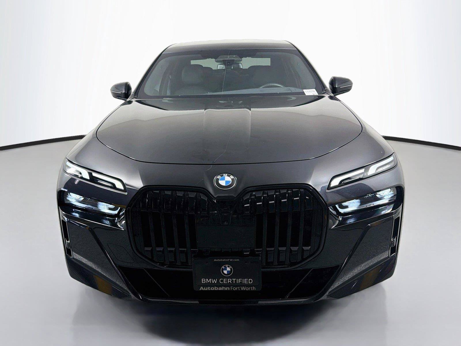 Used 2023 BMW 740i RWD image 2