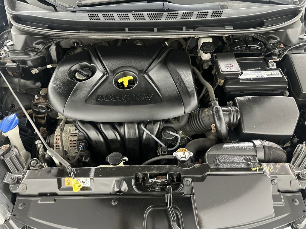 Used 2015 Hyundai Elantra Limited FWD image 28