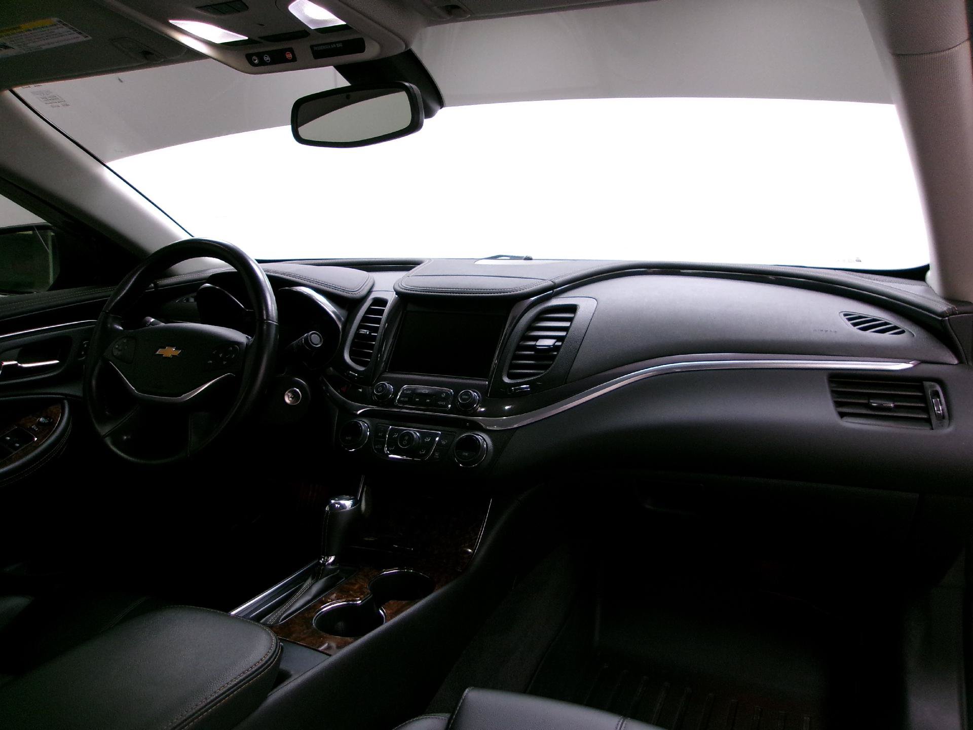 Used 2014 Chevrolet Impala LT w/ Convenience Package FWD image 3