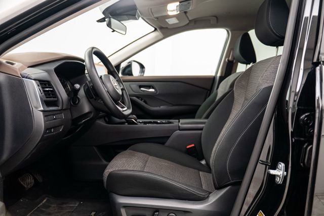 Used 2023 Nissan Rogue SV image 10