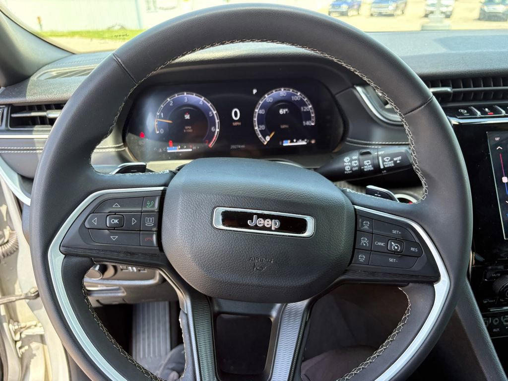 Used 2024 Jeep Grand Cherokee L Laredo AWD/4WD image 12