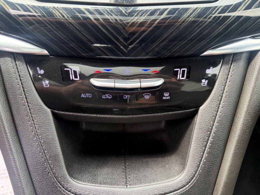 Used 2023 Cadillac XT6 Premium Luxury w/ Technology Package AWD/4WD image 18