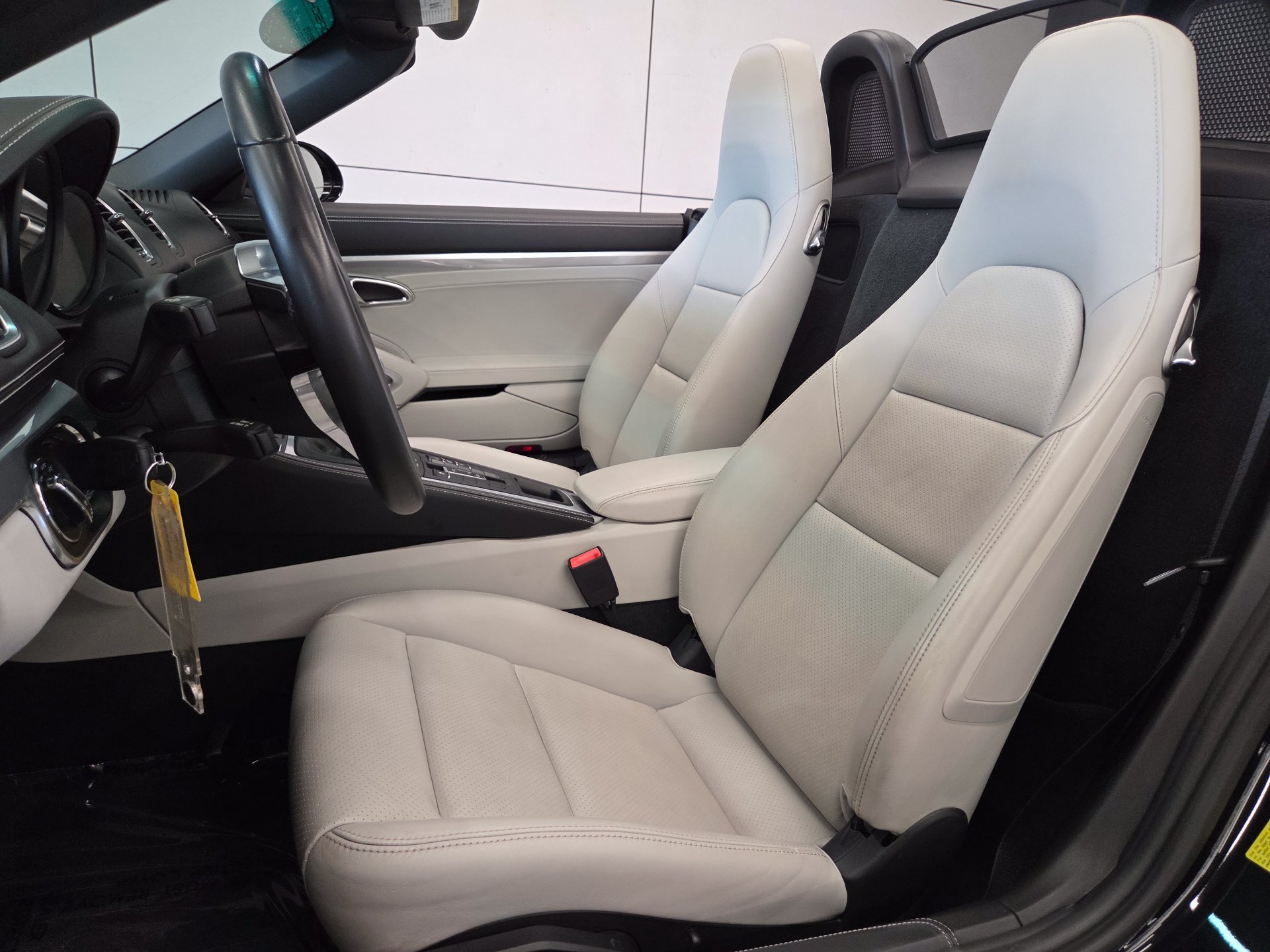 Certified 2025 Porsche 718 Boxster S RWD image 5