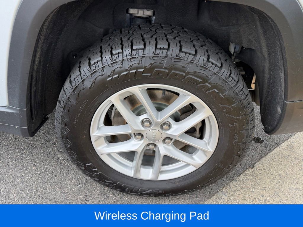 Certified 2021 Jeep Grand Cherokee L Laredo w/ Luxury Tech Group I AWD/4WD image 14