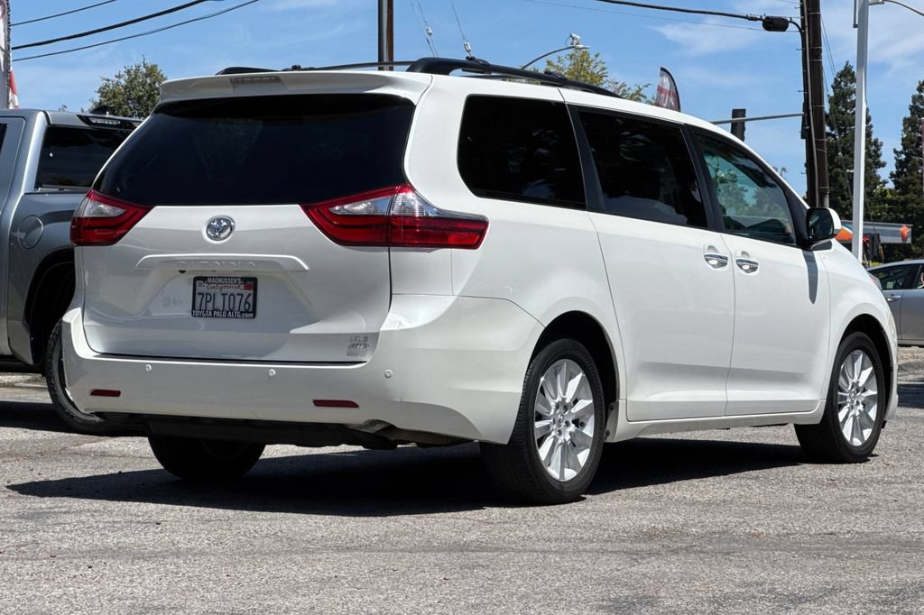 Used 2015 Toyota Sienna XLE w/ XLE Navigation Package AWD/4WD image 3