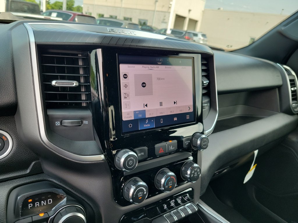 New 2026 RAM 1500 Express AWD/4WD image 16