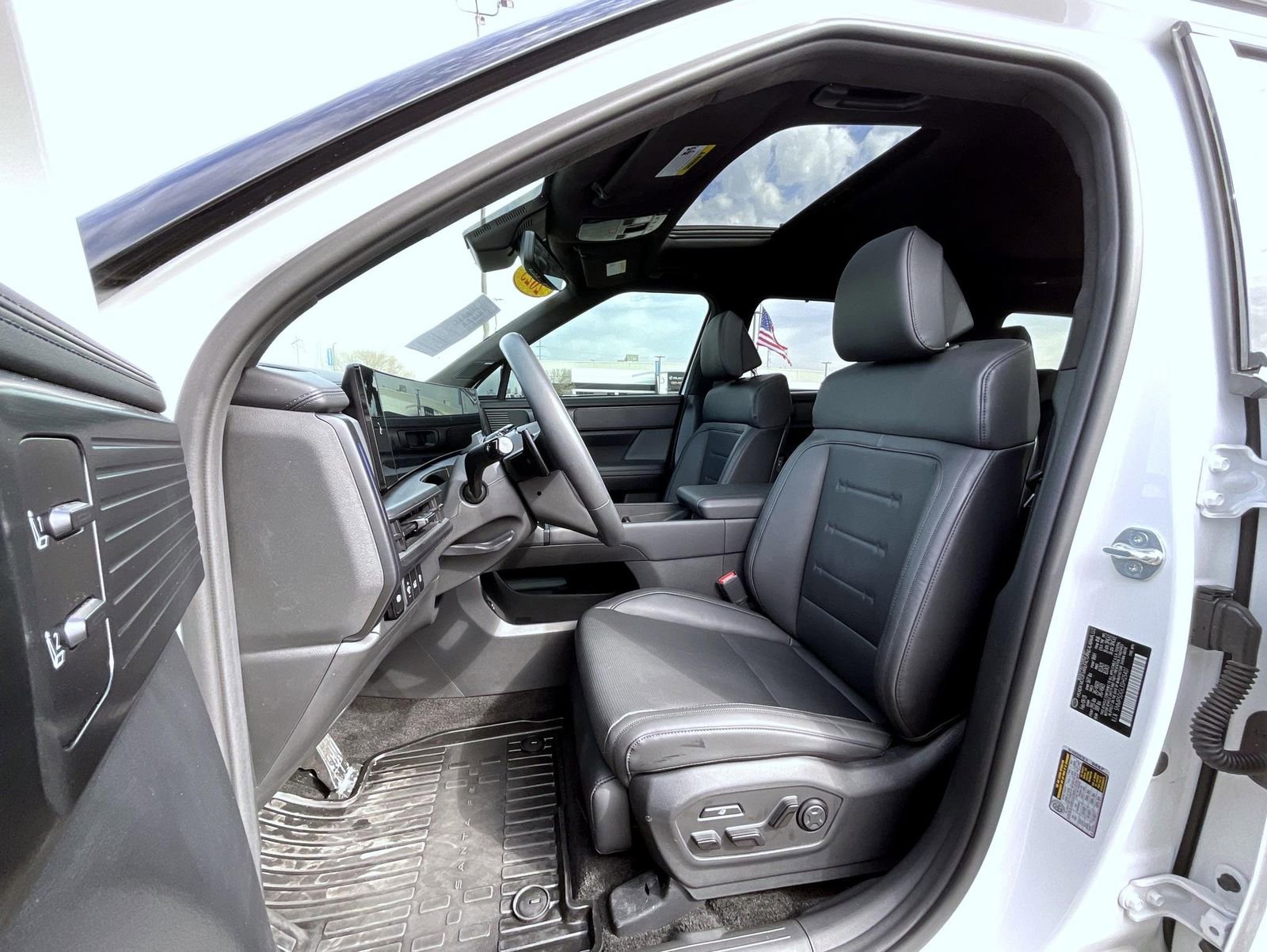 Used 2025 Hyundai Santa Fe Calligraphy AWD/4WD image 10