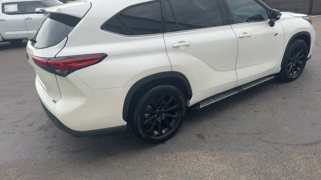 Used 2021 Toyota Highlander XLE FWD image 16