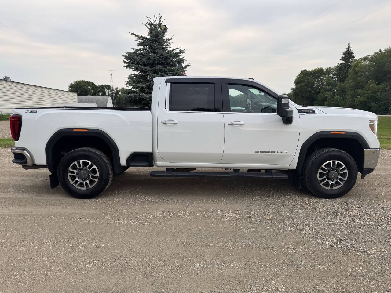 Used 2022 GMC Sierra 2500 SLE w/ X31 Off-Road Package AWD/4WD image 12