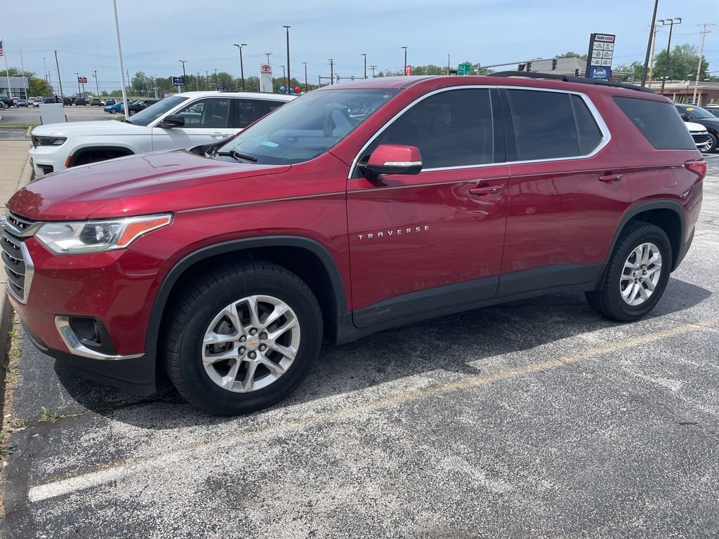 Used 2020 Chevrolet Traverse LT FWD video 2