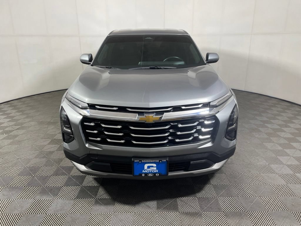 Used 2025 Chevrolet Equinox LT AWD/4WD image 3