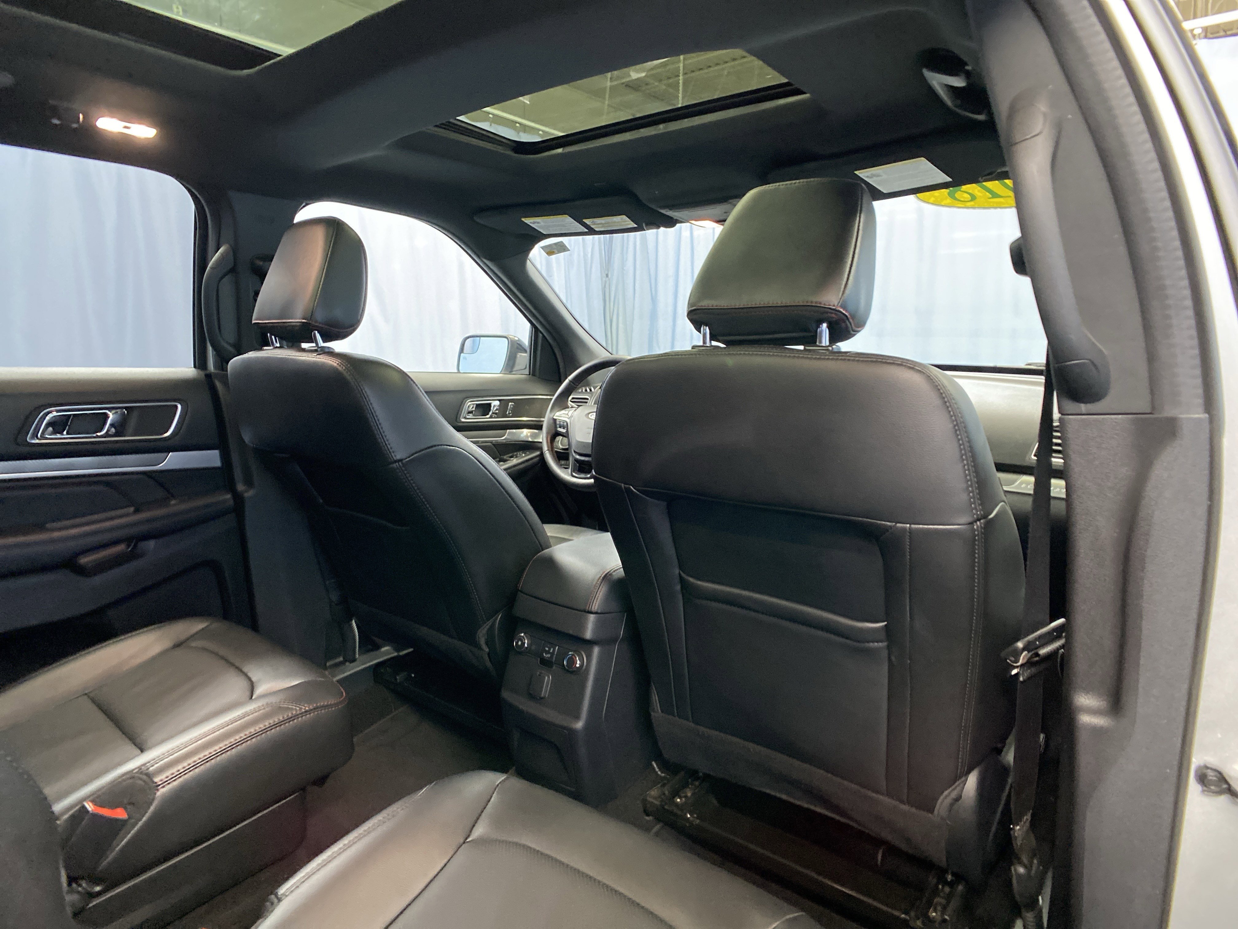 Used 2018 Ford Explorer Sport image 39