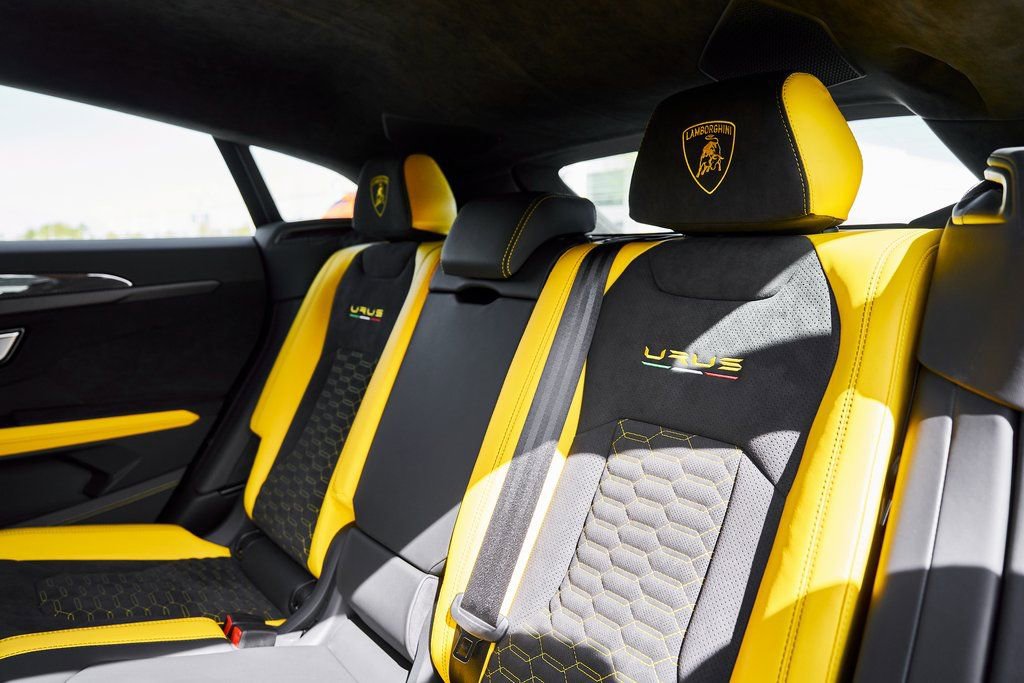Used 2021 Lamborghini Urus AWD/4WD image 44