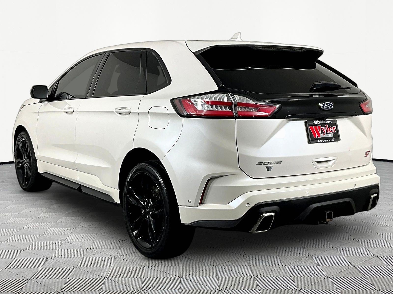 Used 2019 Ford Edge ST w/ Equipment Group 401A AWD/4WD image 4