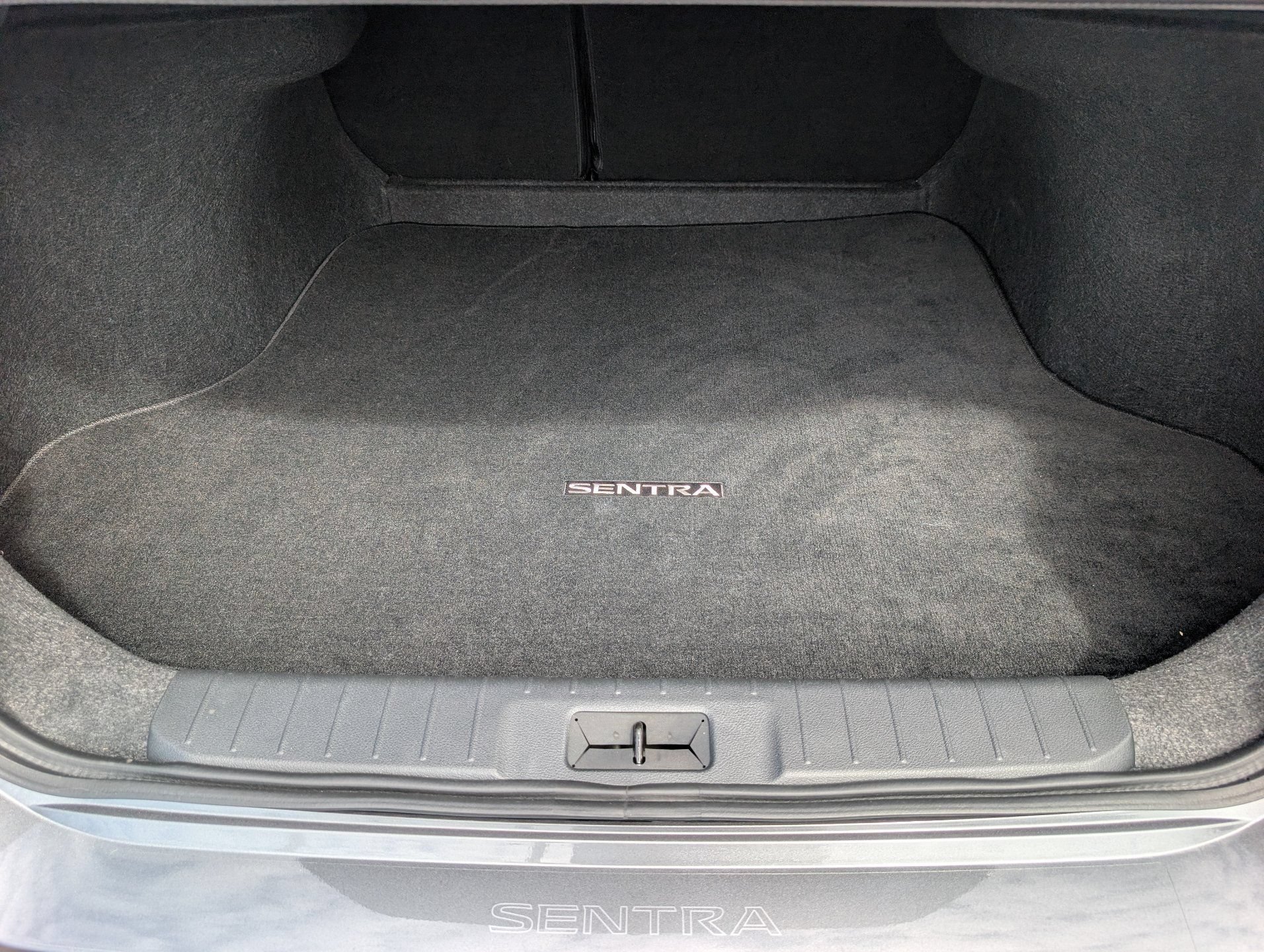 Used 2025 Nissan Sentra SR FWD image 8