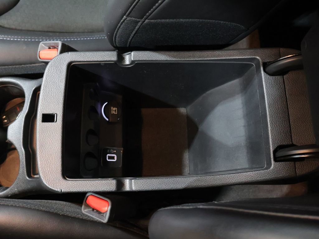 Used 2019 Jeep Cherokee Latitude Plus AWD/4WD image 32