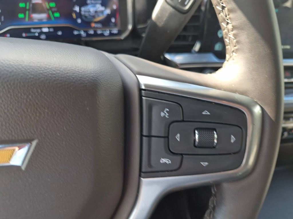 Used 2025 Chevrolet Silverado 2500 LTZ w/ LTZ Convenience Package AWD/4WD image 14