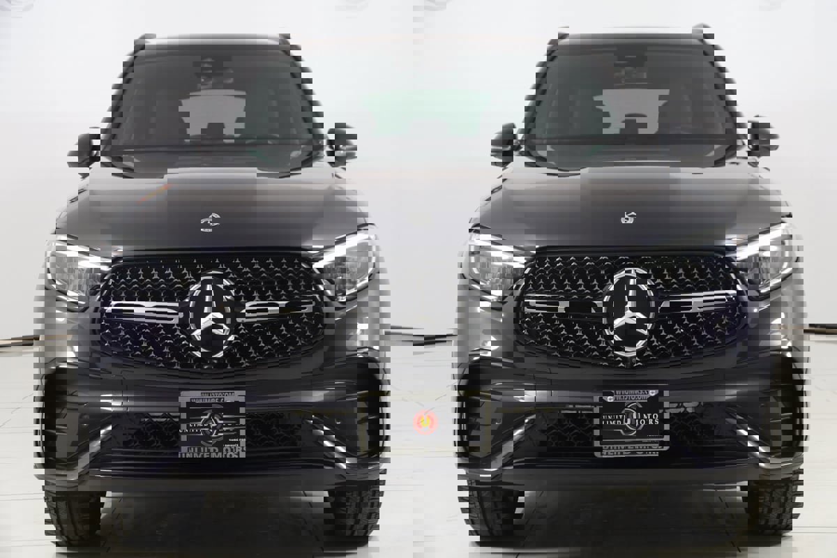 Used 2025 Mercedes-Benz GLC 300 4MATIC SUV image 59