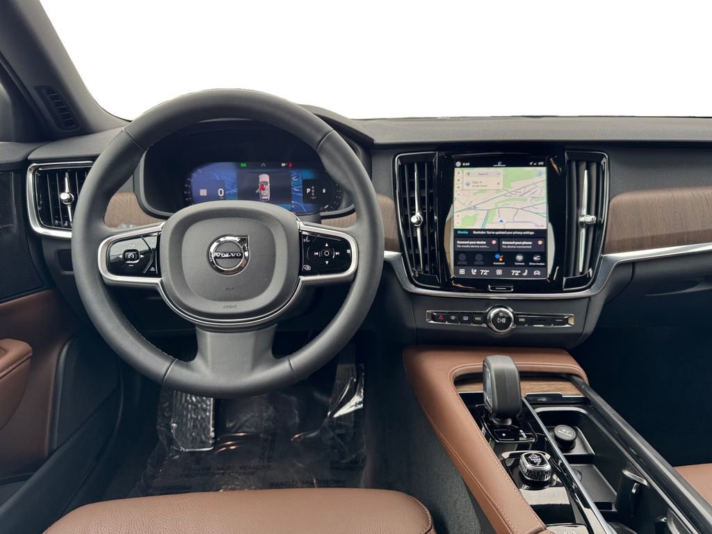 Certified 2025 Volvo V90 B6 Cross Country Plus image 25