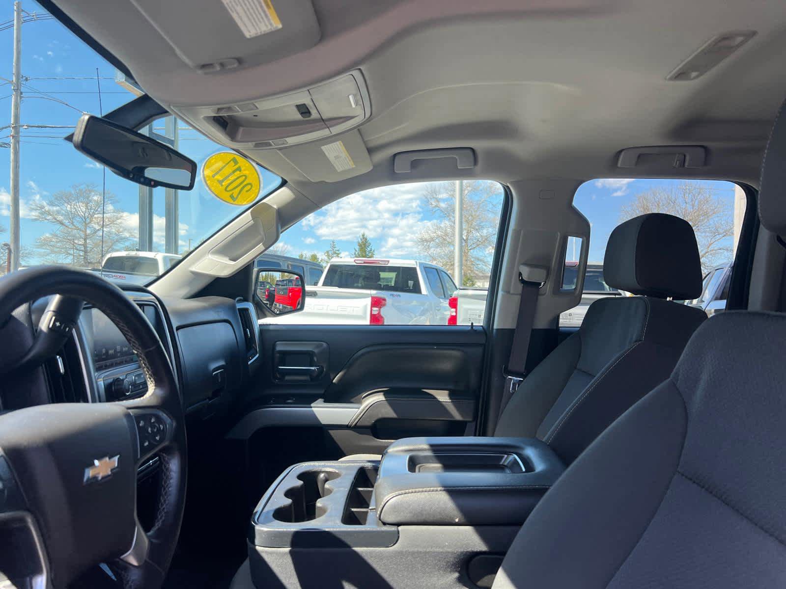 Used 2017 Chevrolet Silverado 1500 LT w/ Midnight Edition AWD/4WD image 12
