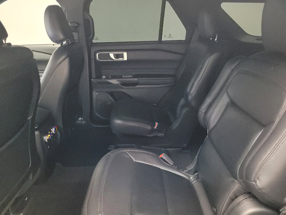 Used 2020 Ford Explorer XLT w/ Comfort Package AWD/4WD image 18