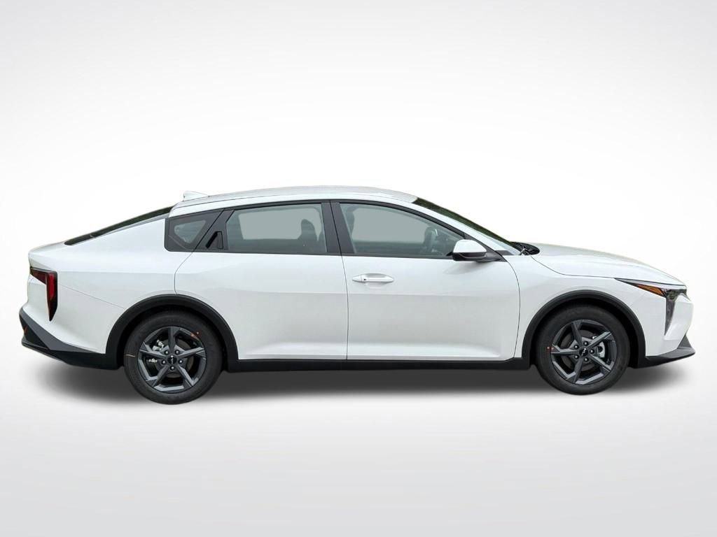 New 2025 Kia K4 FWD image 2