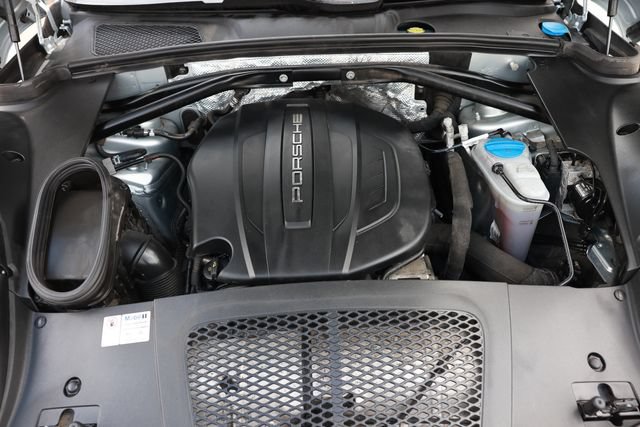Used 2017 Porsche Macan AWD/4WD image 55
