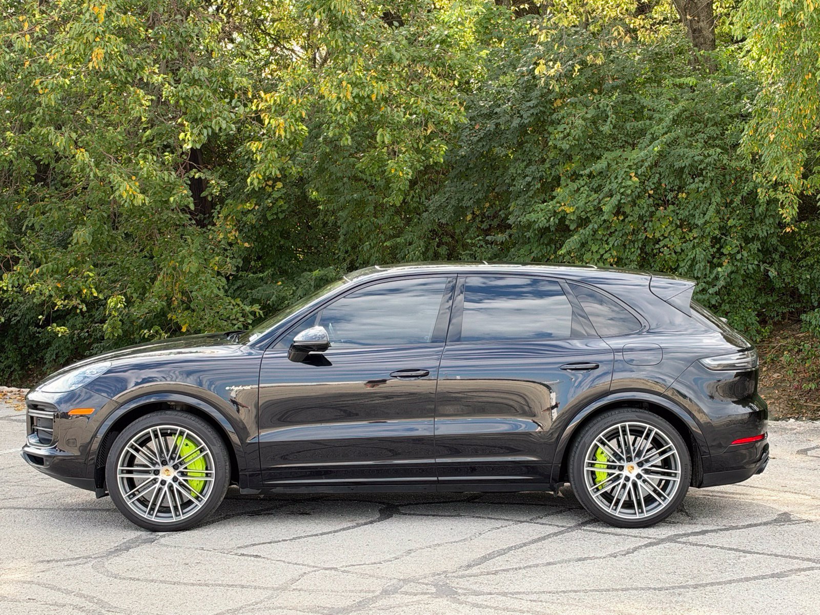 Certified 2020 Porsche Cayenne Turbo S AWD/4WD image 2