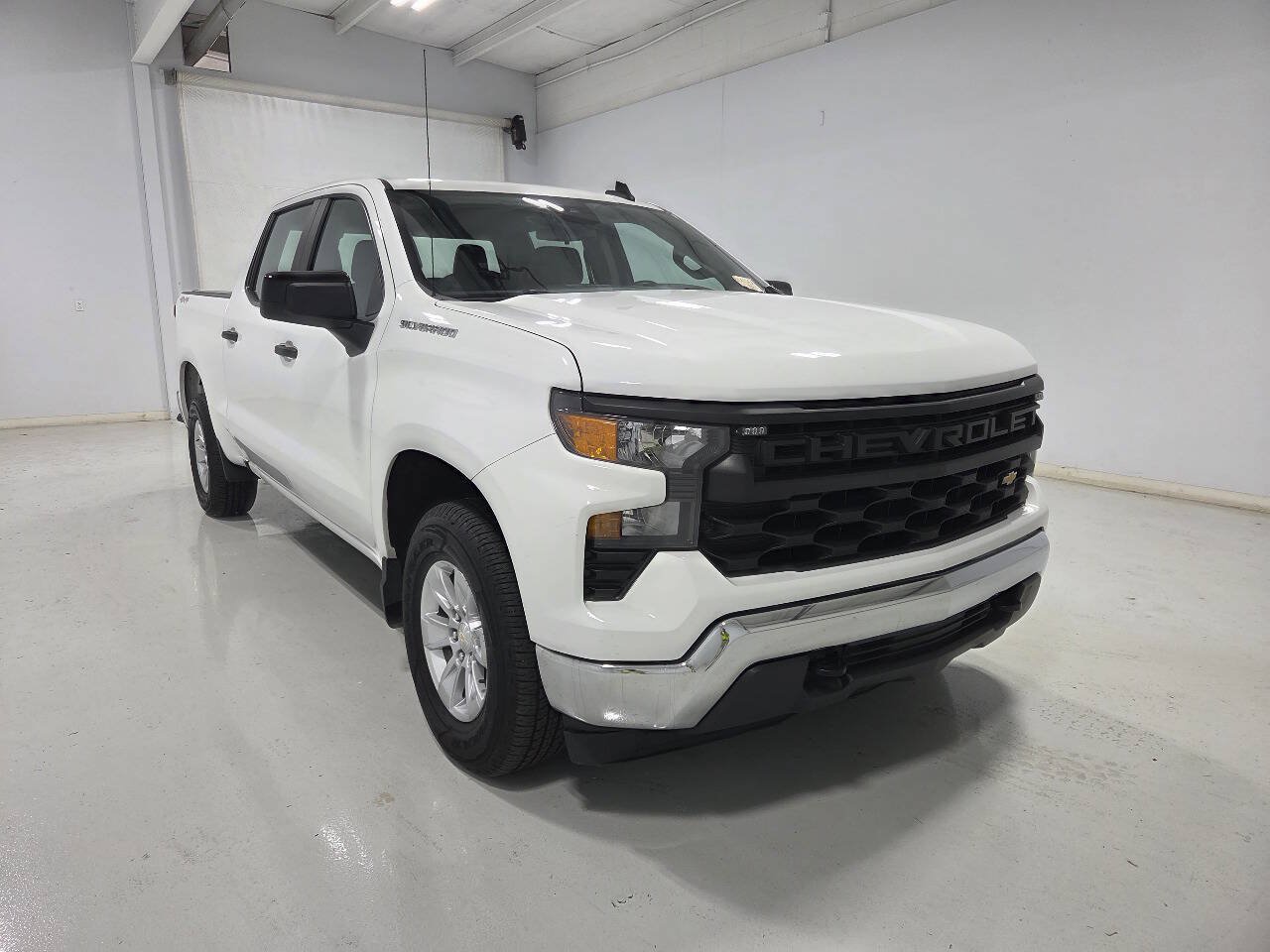 Used 2022 Chevrolet Silverado 1500 W/T w/ Trailering Package AWD/4WD image 5