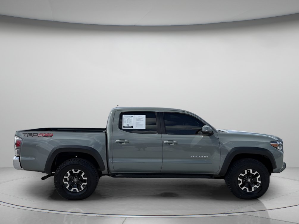 Used 2022 Toyota Tacoma TRD Off-Road AWD/4WD image 2