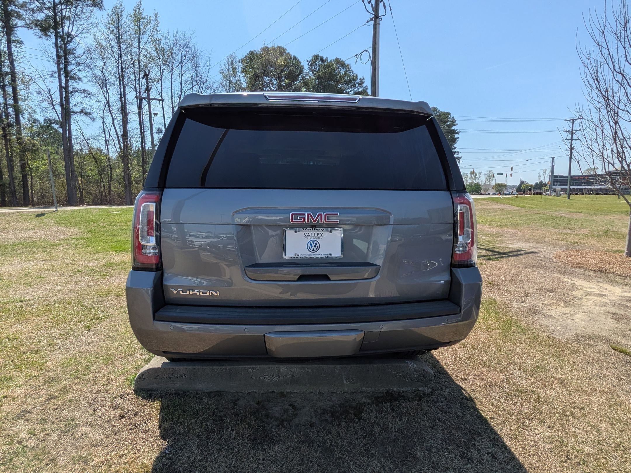 Used 2019 GMC Yukon SLT w/ Premium Edition image 4