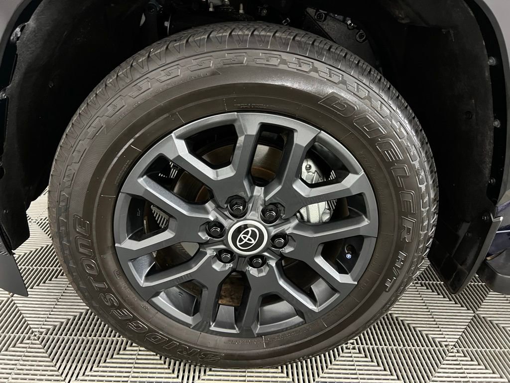 Used 2024 Toyota Sequoia Platinum image 10